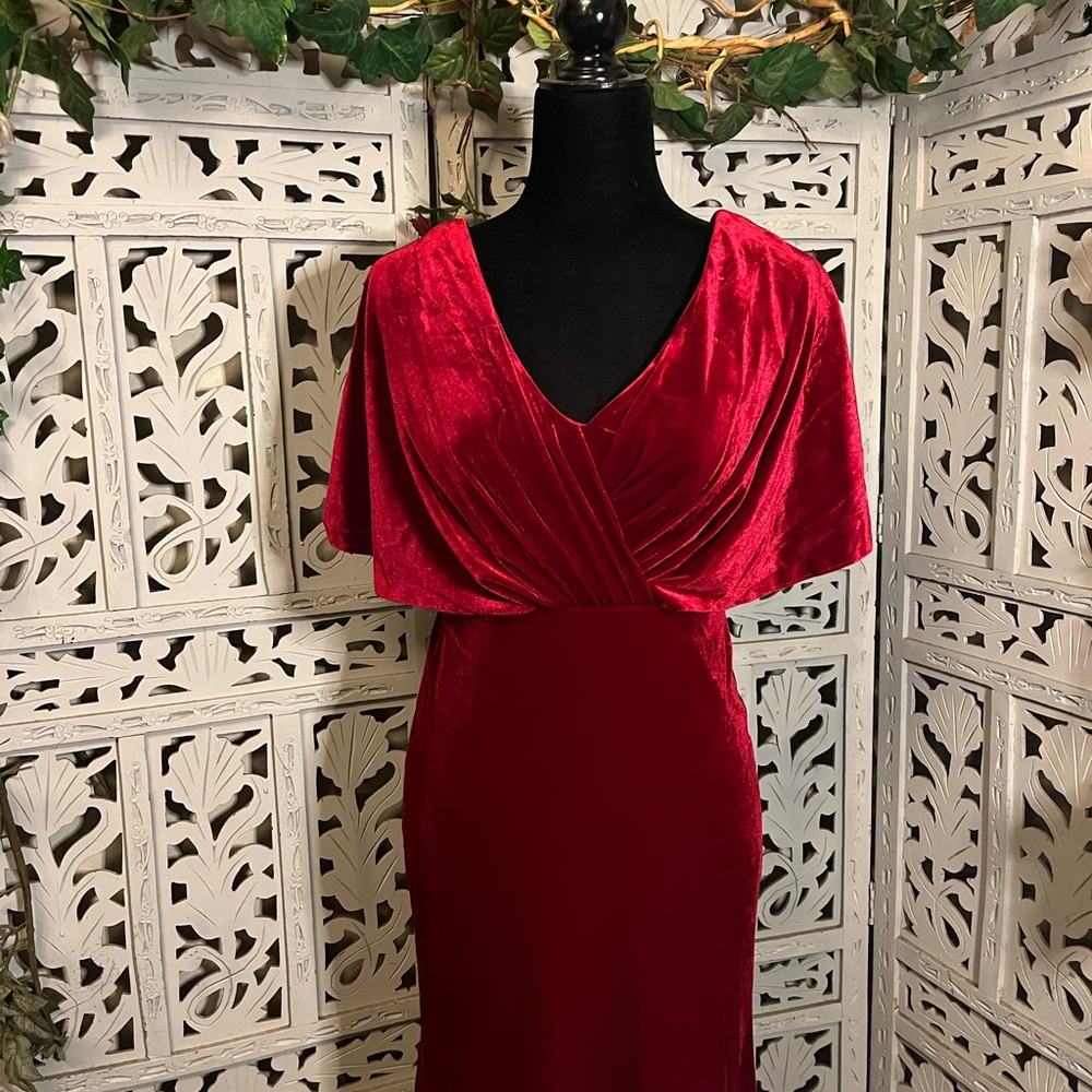 VINTAGE ELEGANT DARK RED FULL VELVET FLATTERING SHORT SLEEVE FORMAL DRESS - Picture 2 of 10